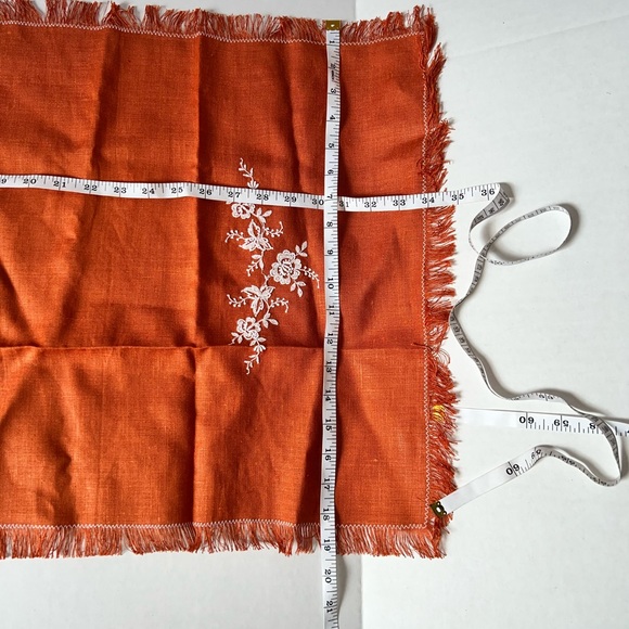 Vintage fall table runner and napkin set (7) orange\white floral embroidered - Picture 11 of 11
